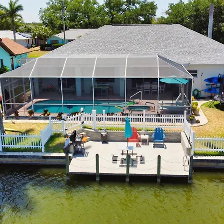 Luxury Waterfront Vacation Home With Dock And Free Heated Pool